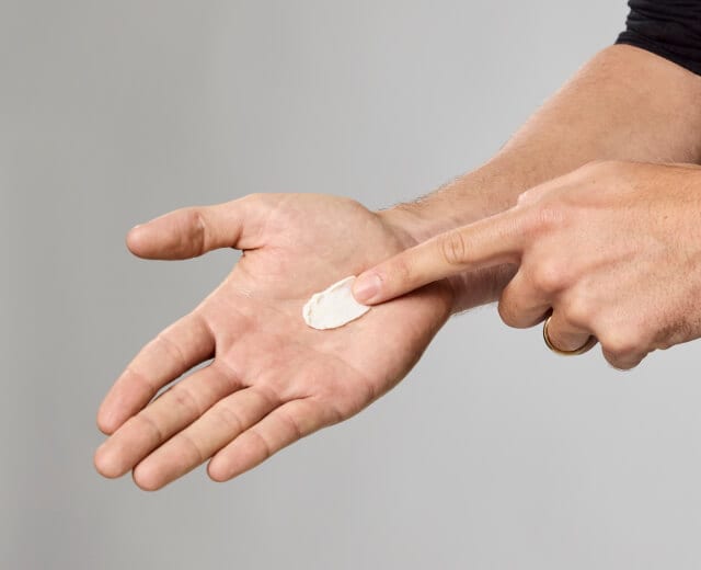 Sumotech Flexible Hold Cream Solid